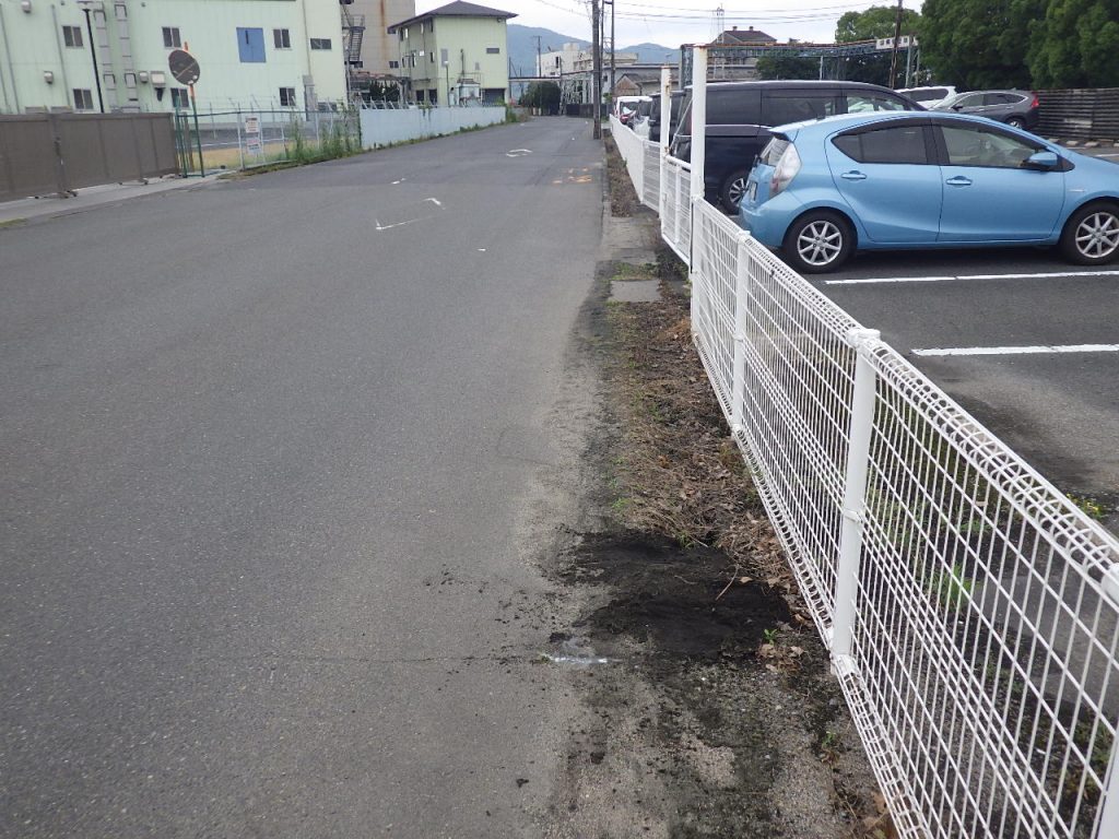 ① 那智臨港道路側溝清掃前